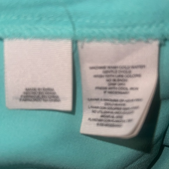 Rachel Ray V neck Blouse - Picture 9 of 9